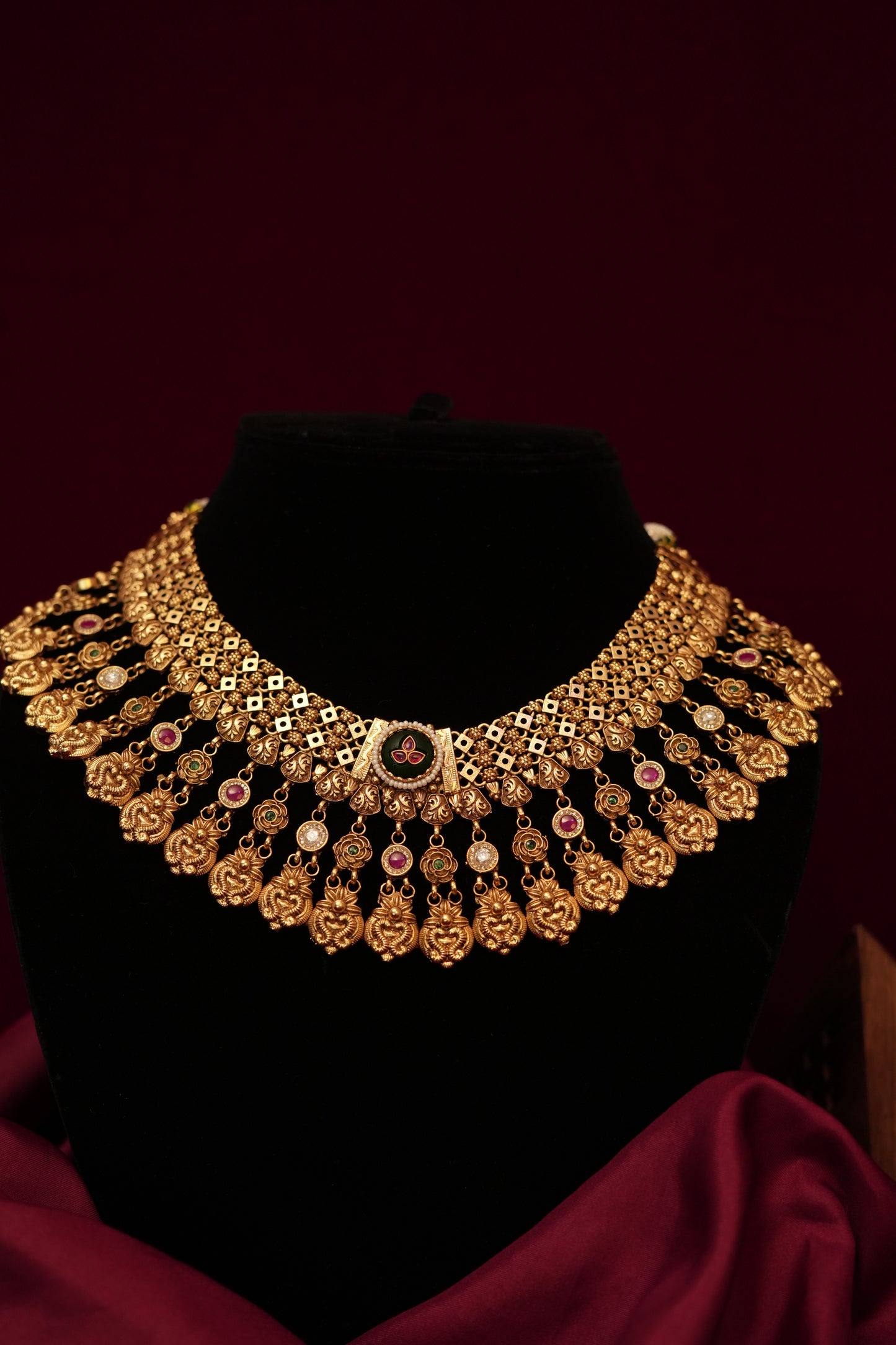Rajsi Mayura Polki Necklace Set.
