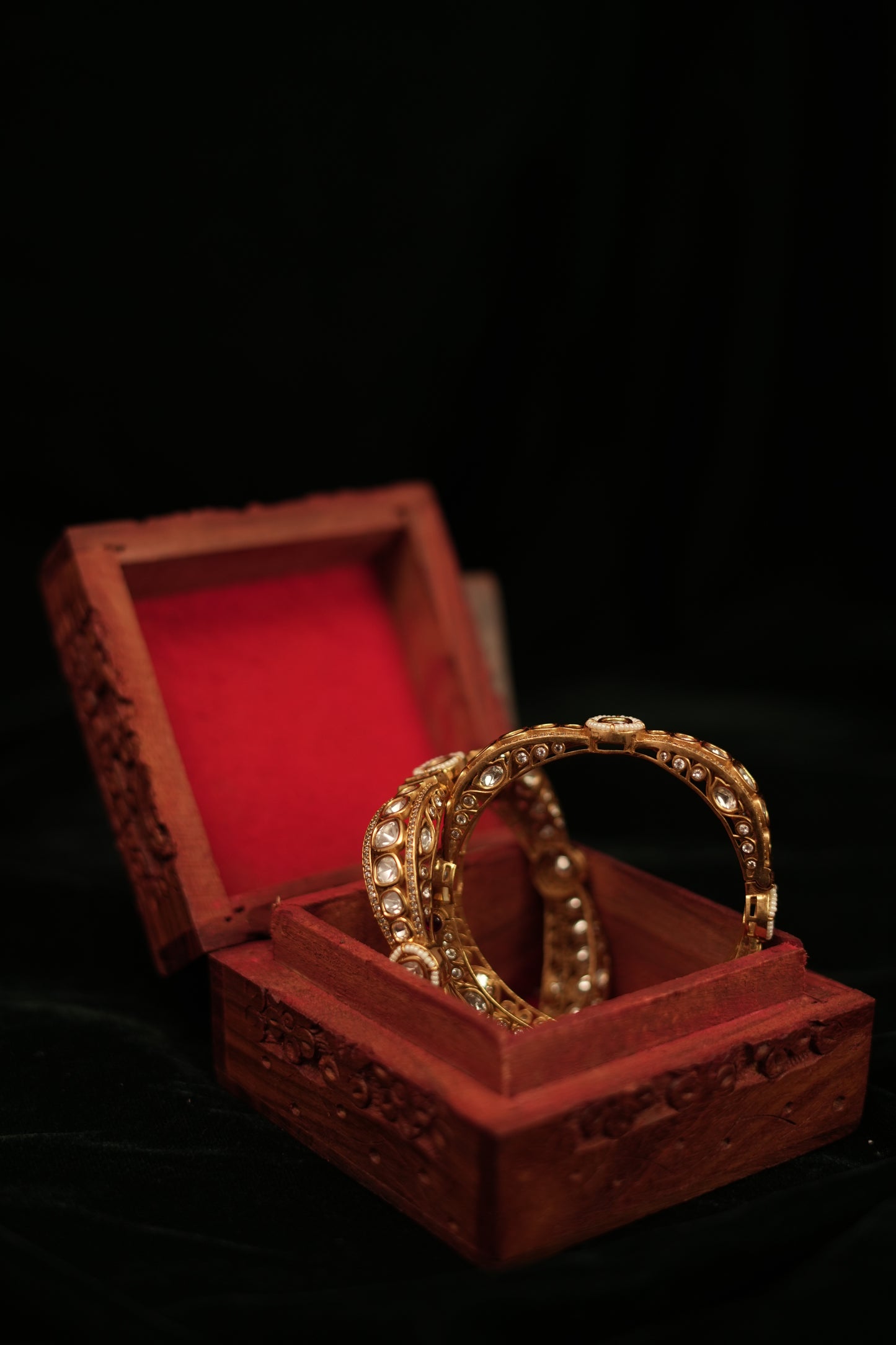 A traditional Indian Kundan Polki Kada.