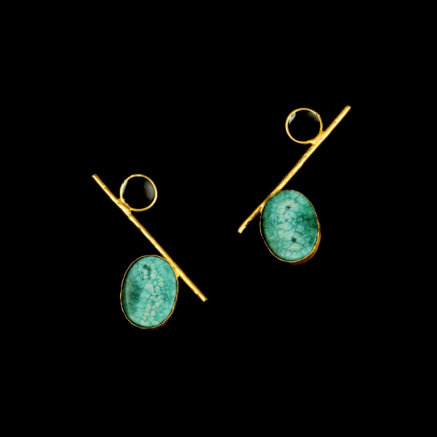 Causal Earring