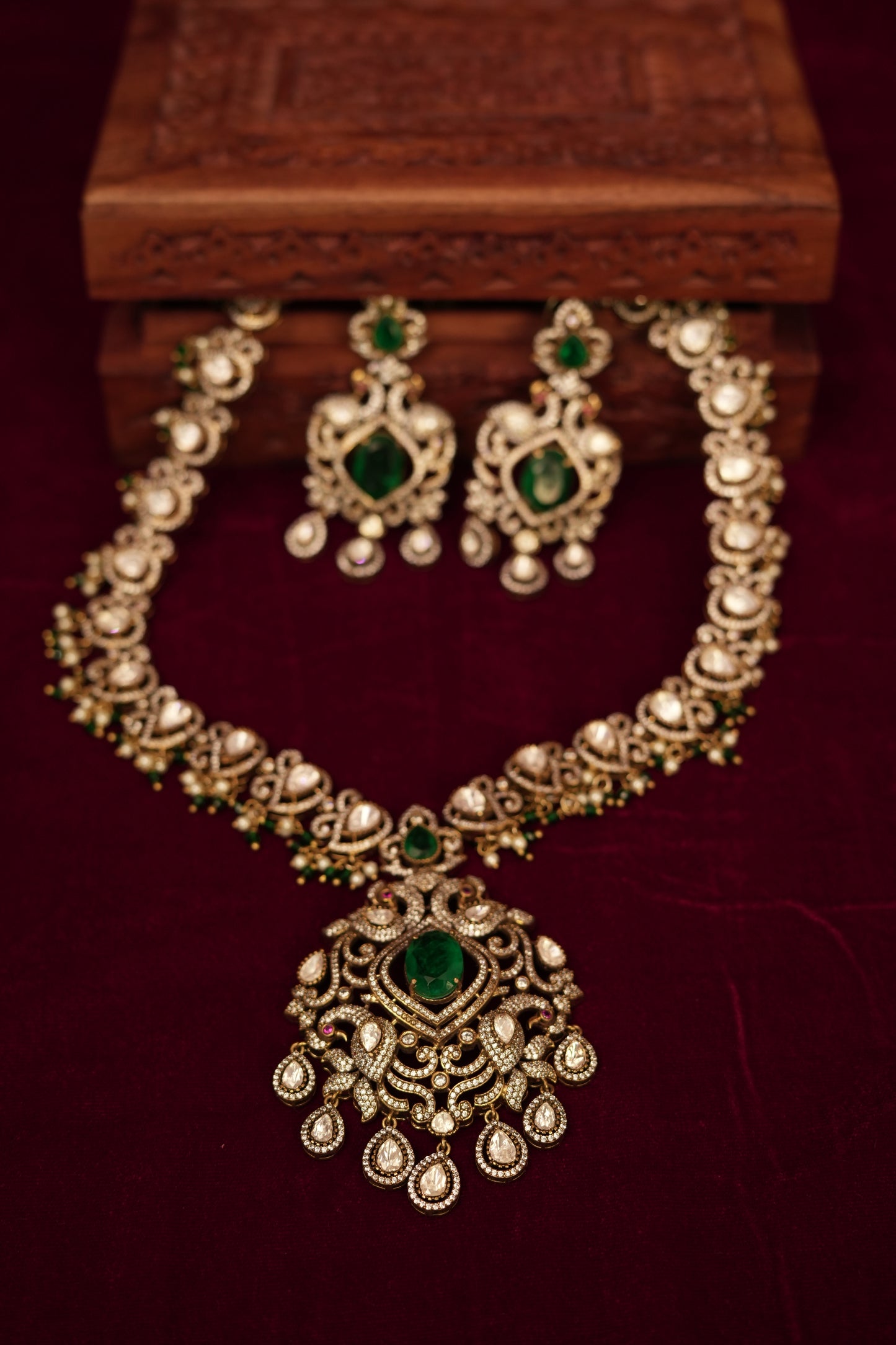 Victorian Style Diamond and Emerald Necklace: