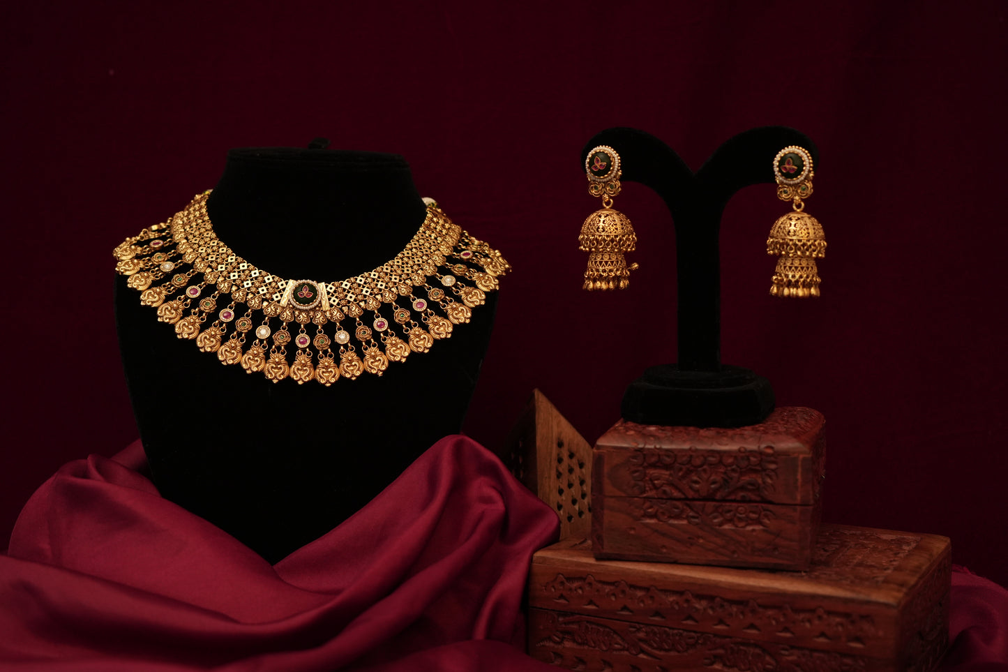 Rajsi Mayura Polki Necklace Set.