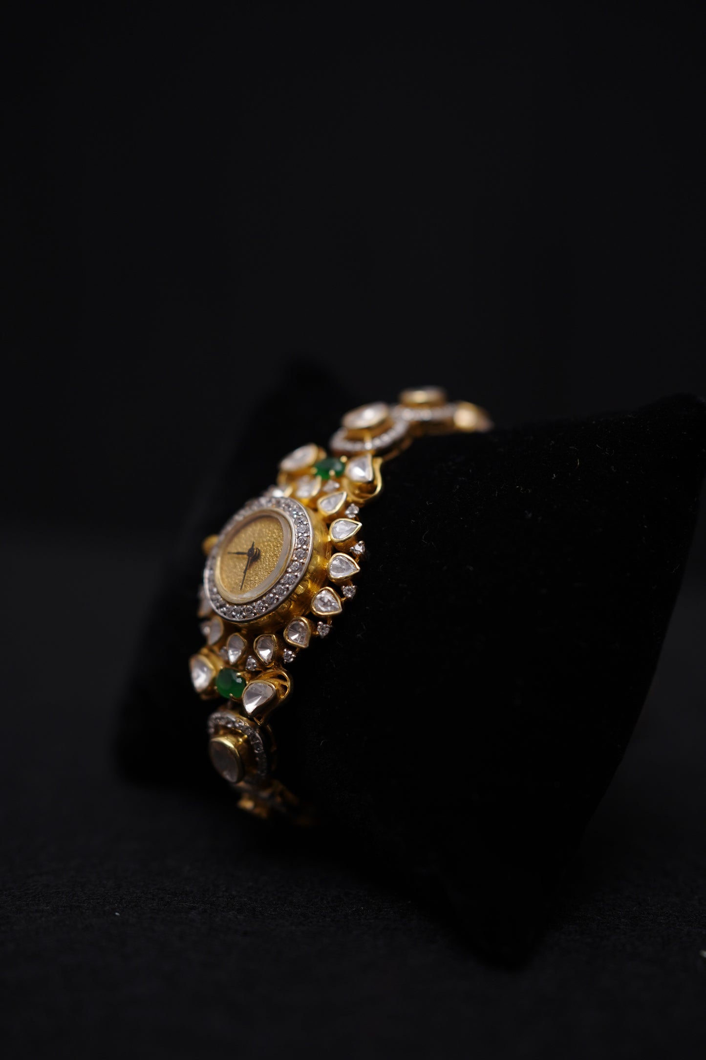 Emerald Kundan Heritage Watch.