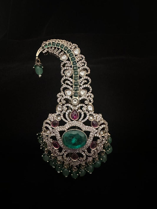 Emerald and Diamond Studded Kalgi.