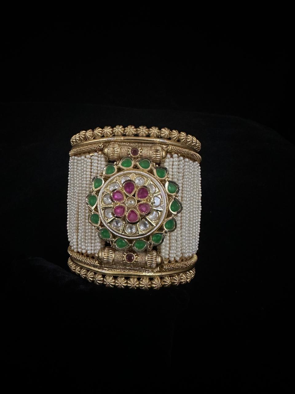 Rajwadi Pearl Kundan Kada.